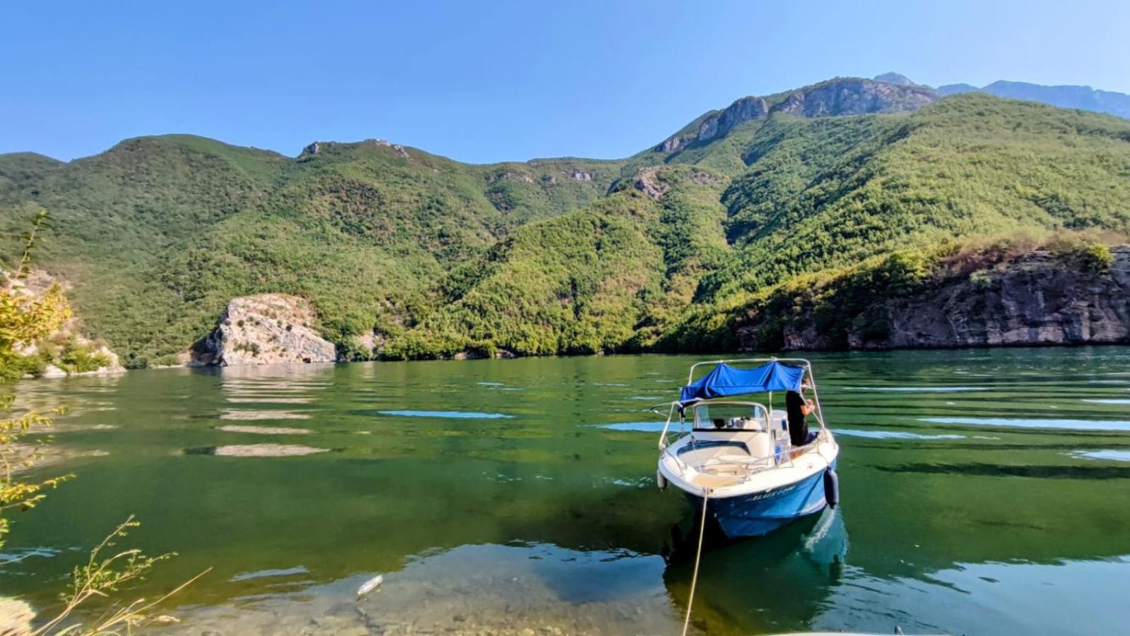Twin Villas Komani Lake エクステリア 写真